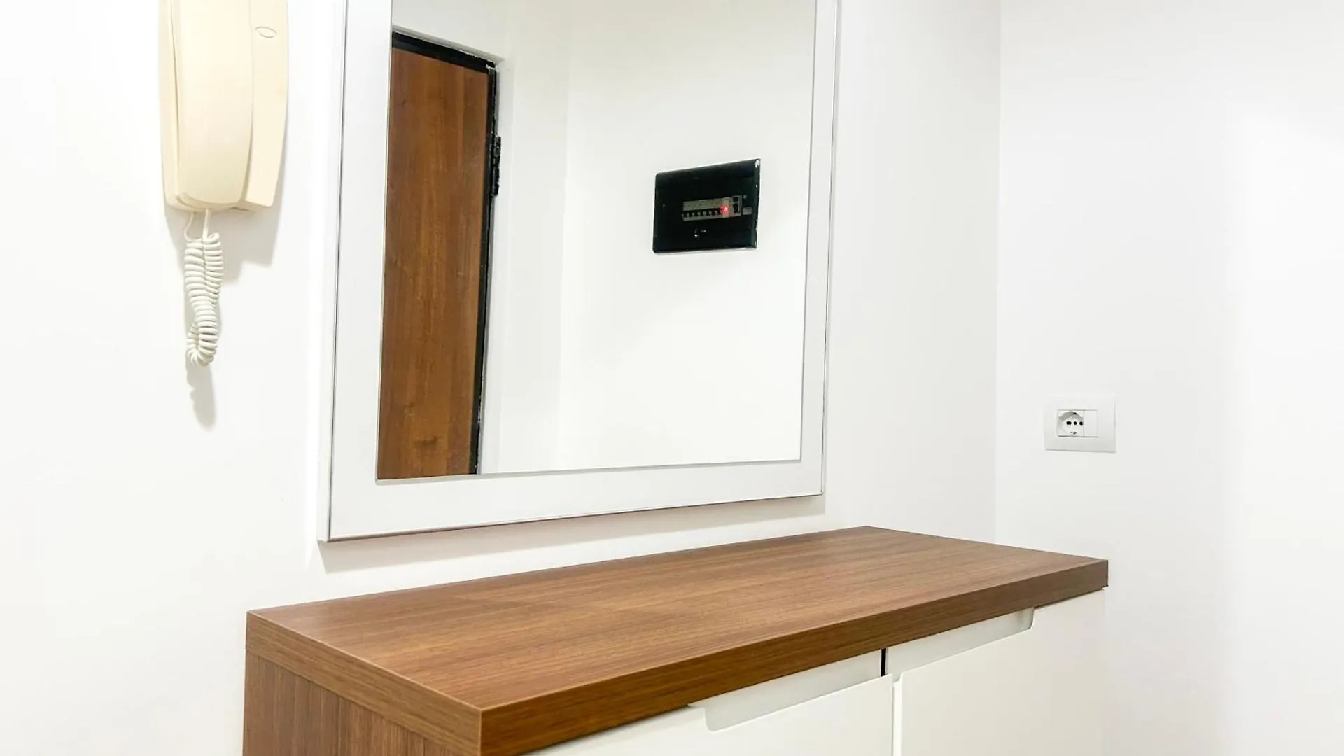 1 Bedroom Apartment 829 格勒姆 0*,  阿尔巴尼亚