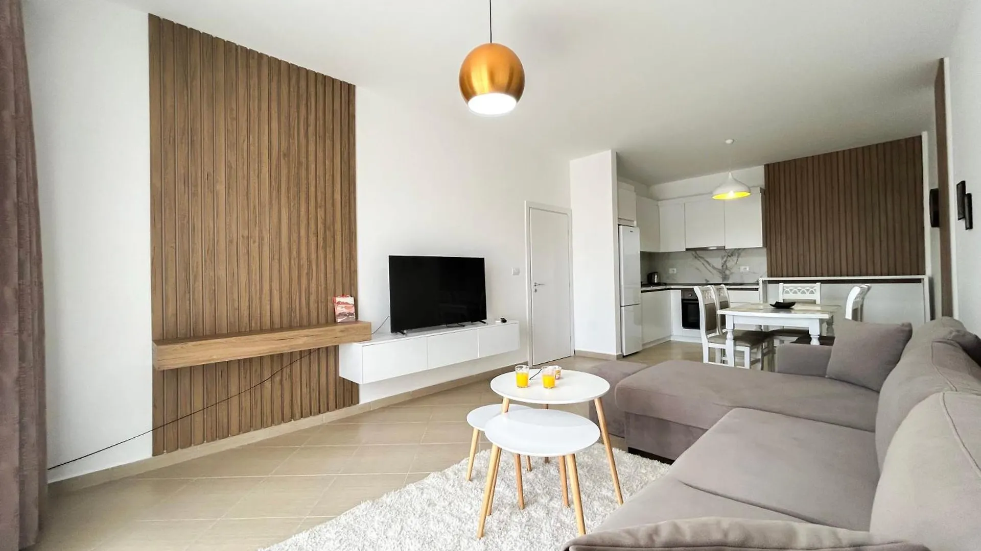 1 Bedroom Apartment 829 Golem 0*,