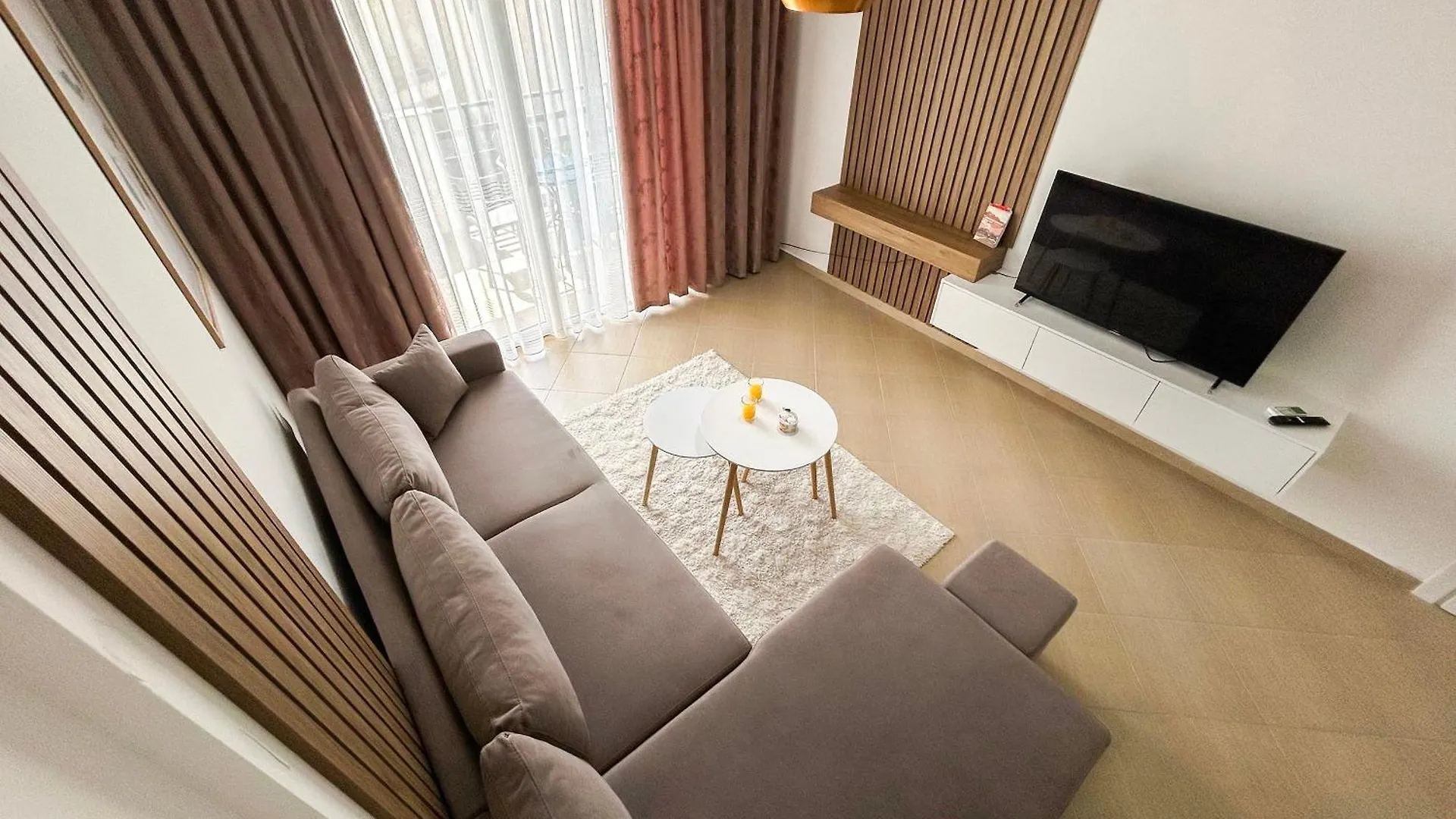 1 Bedroom Apartment 829 格勒姆 0*,